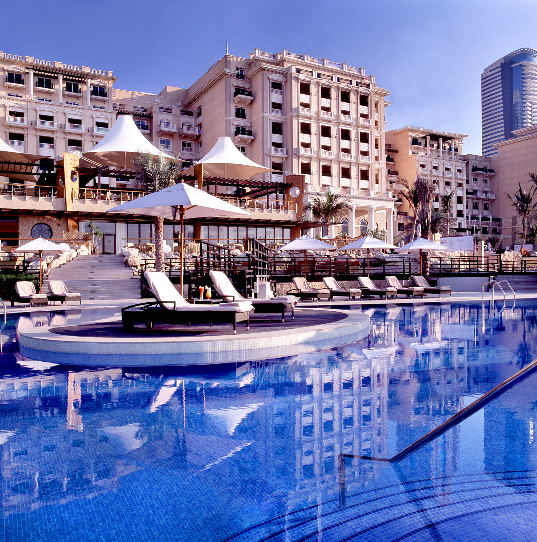 Pool & Beach Access | Club Mina | Le Méridien Mina Seyahi Beach Resort ...